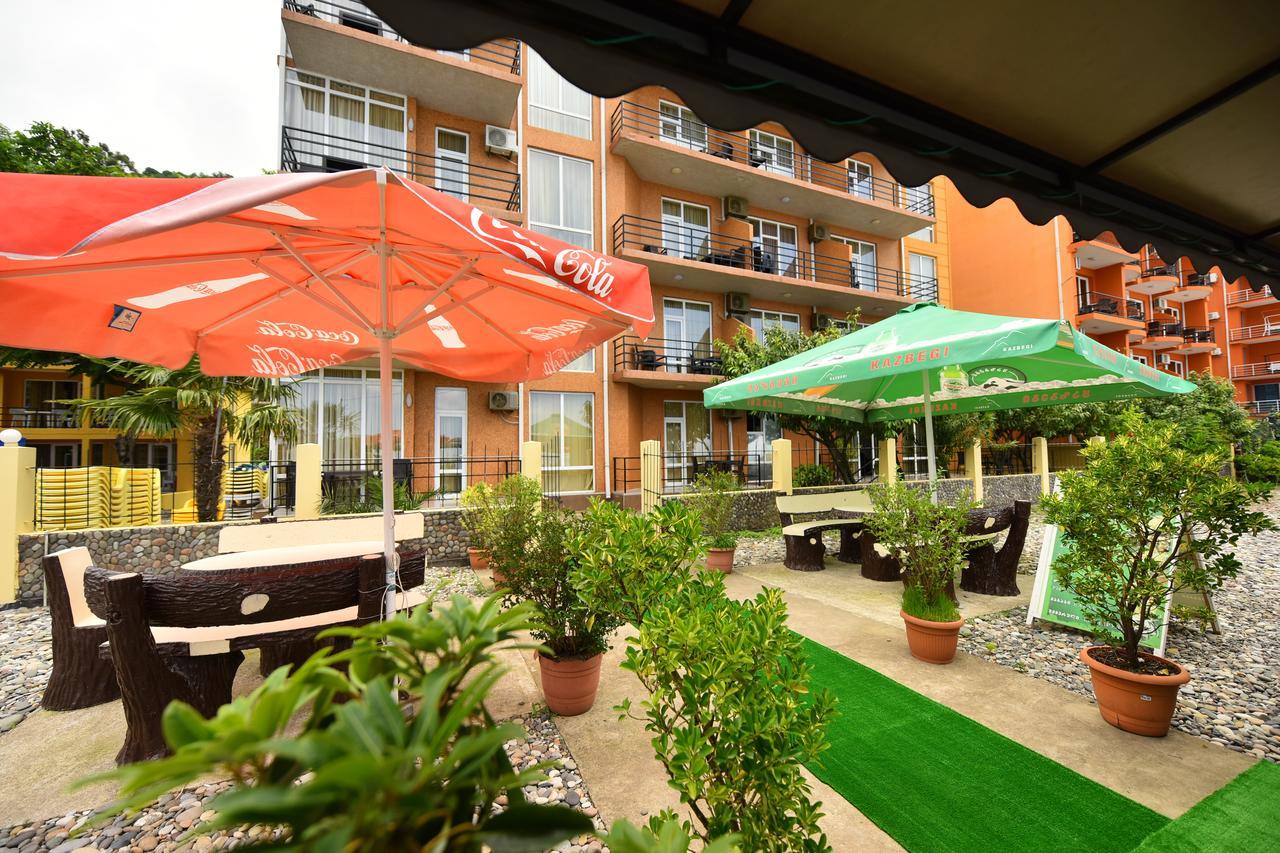 Hotel Lazuri In Kvariati Exterior foto